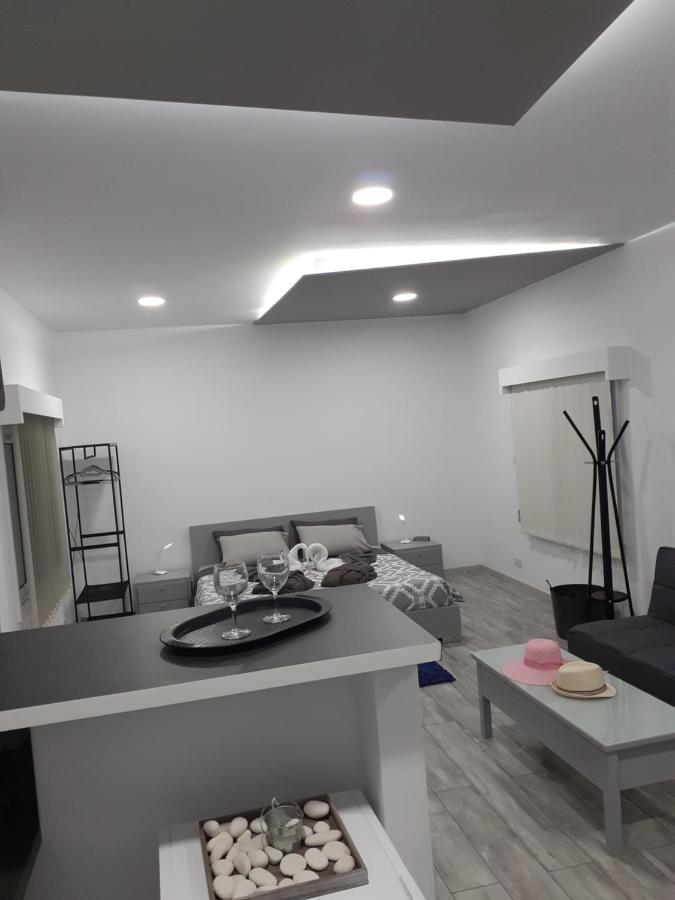 Deluxe Yiota'S Studio ! Klorakas Екстер'єр фото