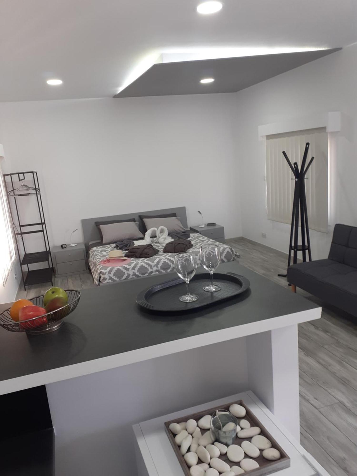 Deluxe Yiota'S Studio ! Klorakas Номер фото