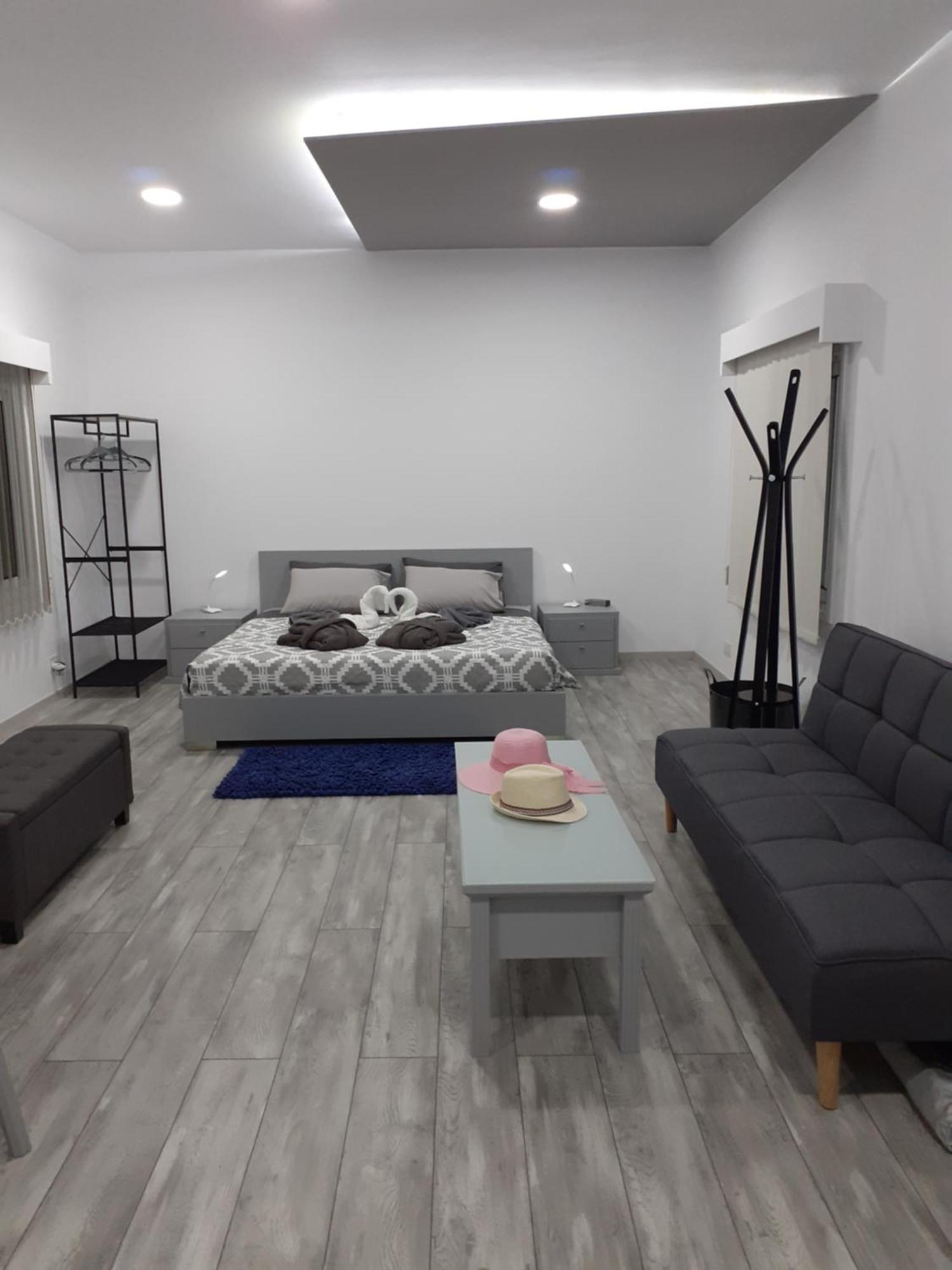 Deluxe Yiota'S Studio ! Klorakas Номер фото