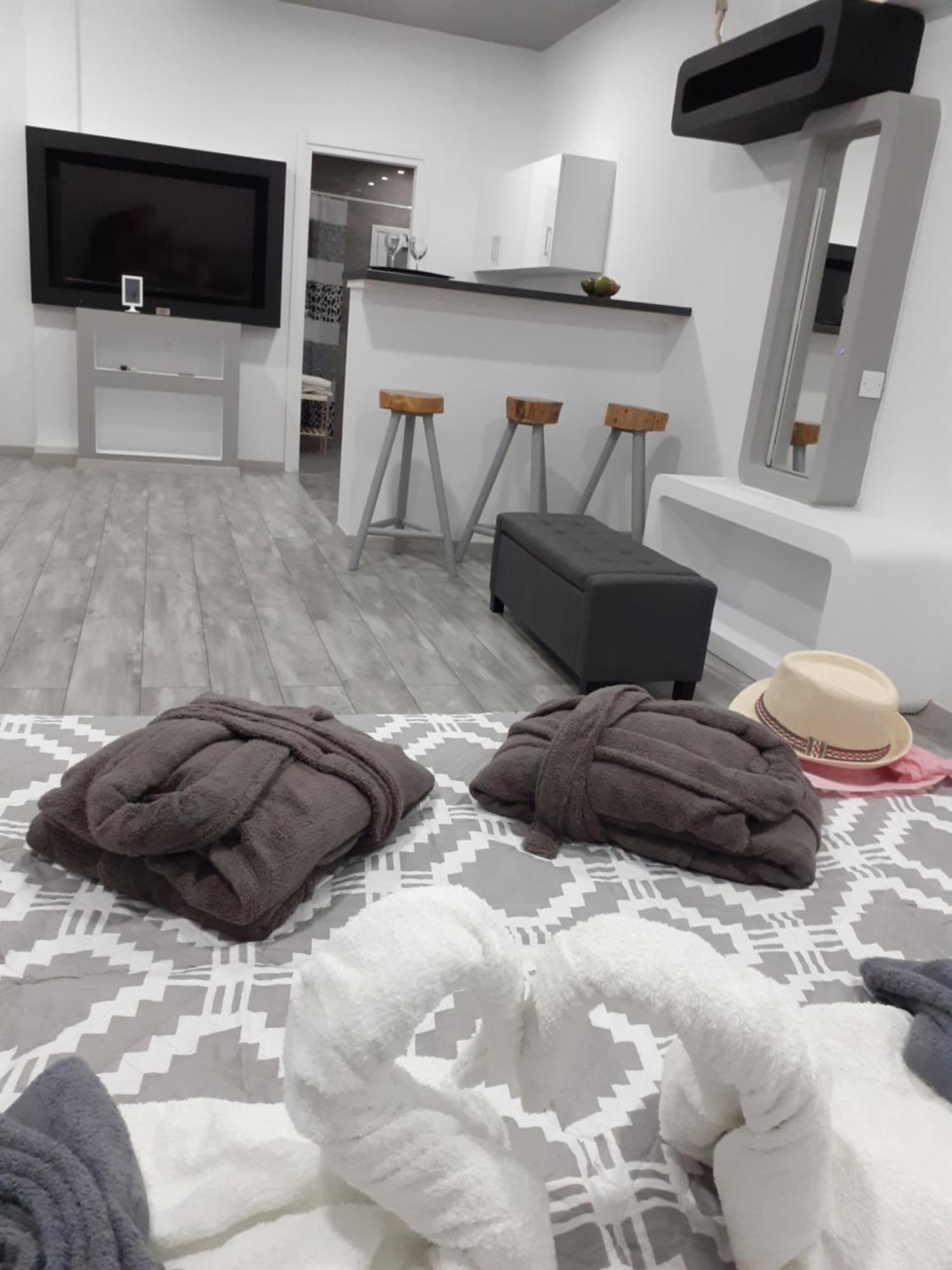 Deluxe Yiota'S Studio ! Klorakas Номер фото