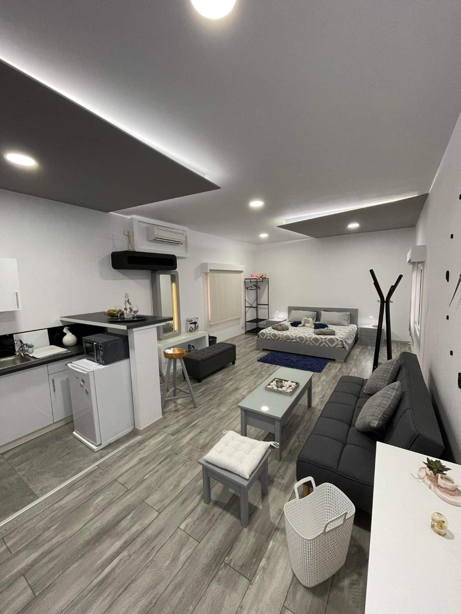 Deluxe Yiota'S Studio ! Klorakas Номер фото